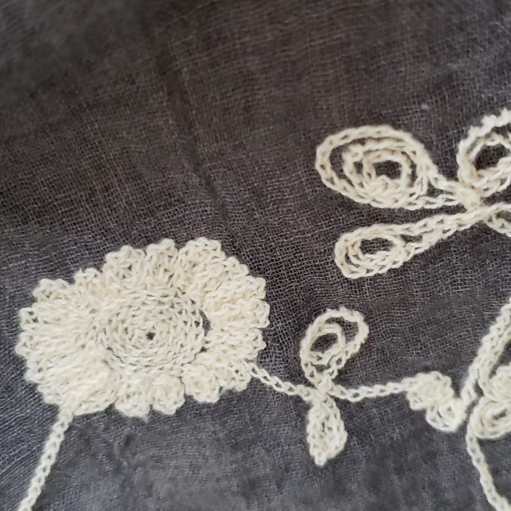Embroidered scarf/ wrap - Picture 3 of 4